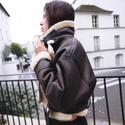 Lærke Juul | Cropped shearling-jakke i læderlook
