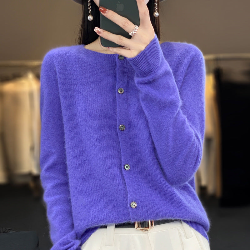Freja Madsen | Strikcardigan med rund hals og knapper