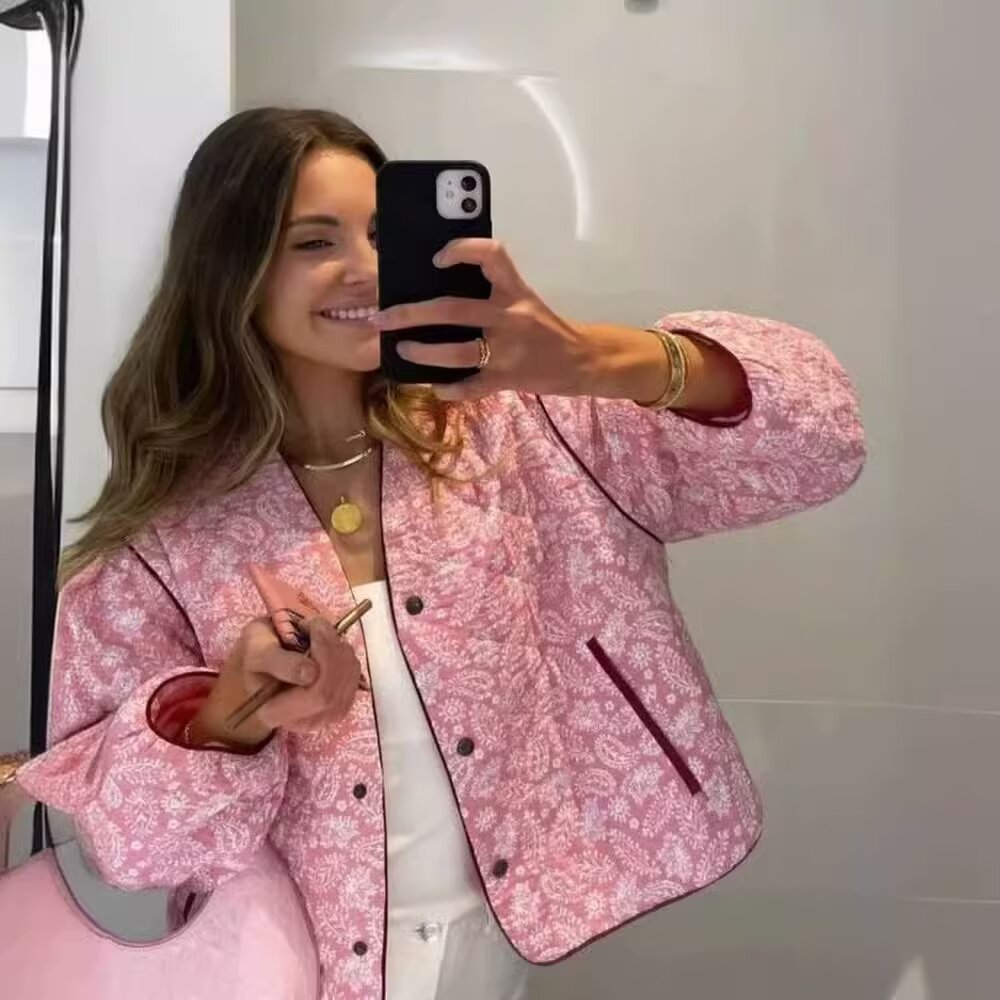 Mathilde Knudsen | Gesteppte Jacke mit Paisley-Muster und V-Ausschnitt
