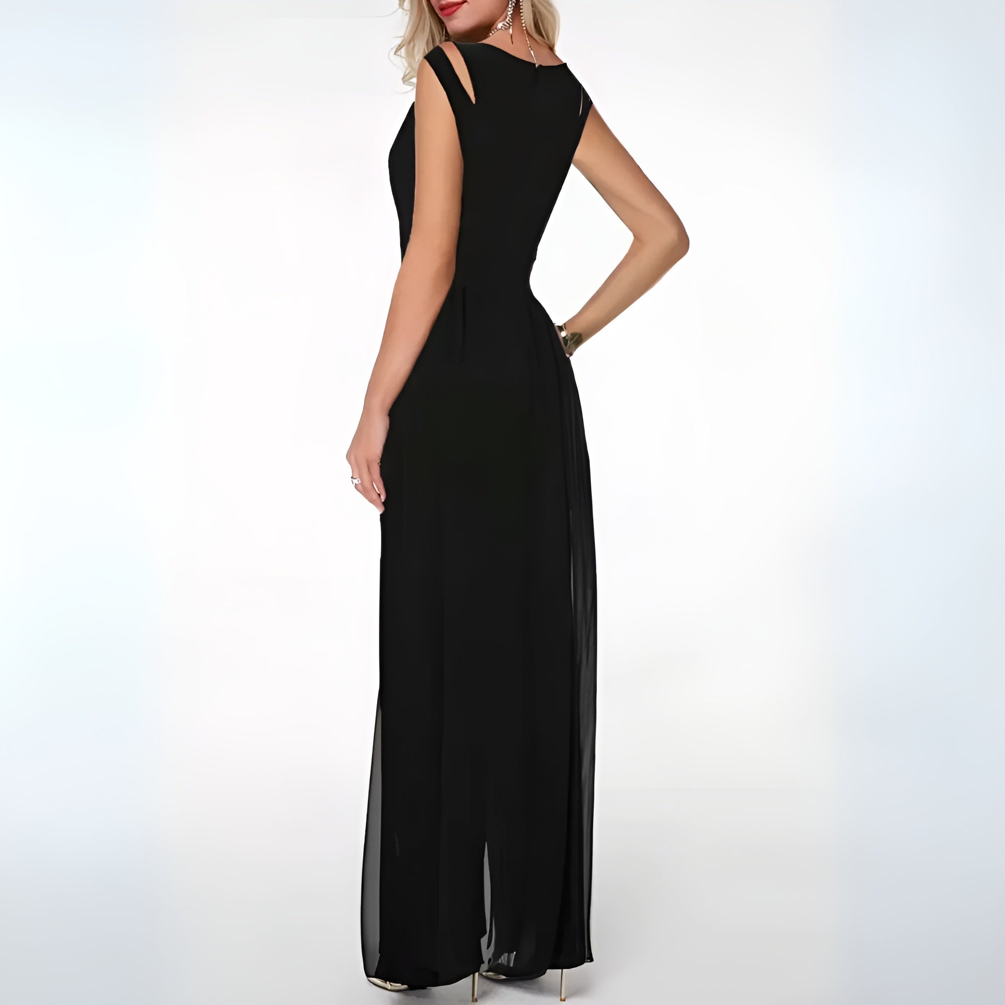 Rosalia Veneziano | Maxi-jumpsuit med V-udskæring og elegante detaljer til kvinder