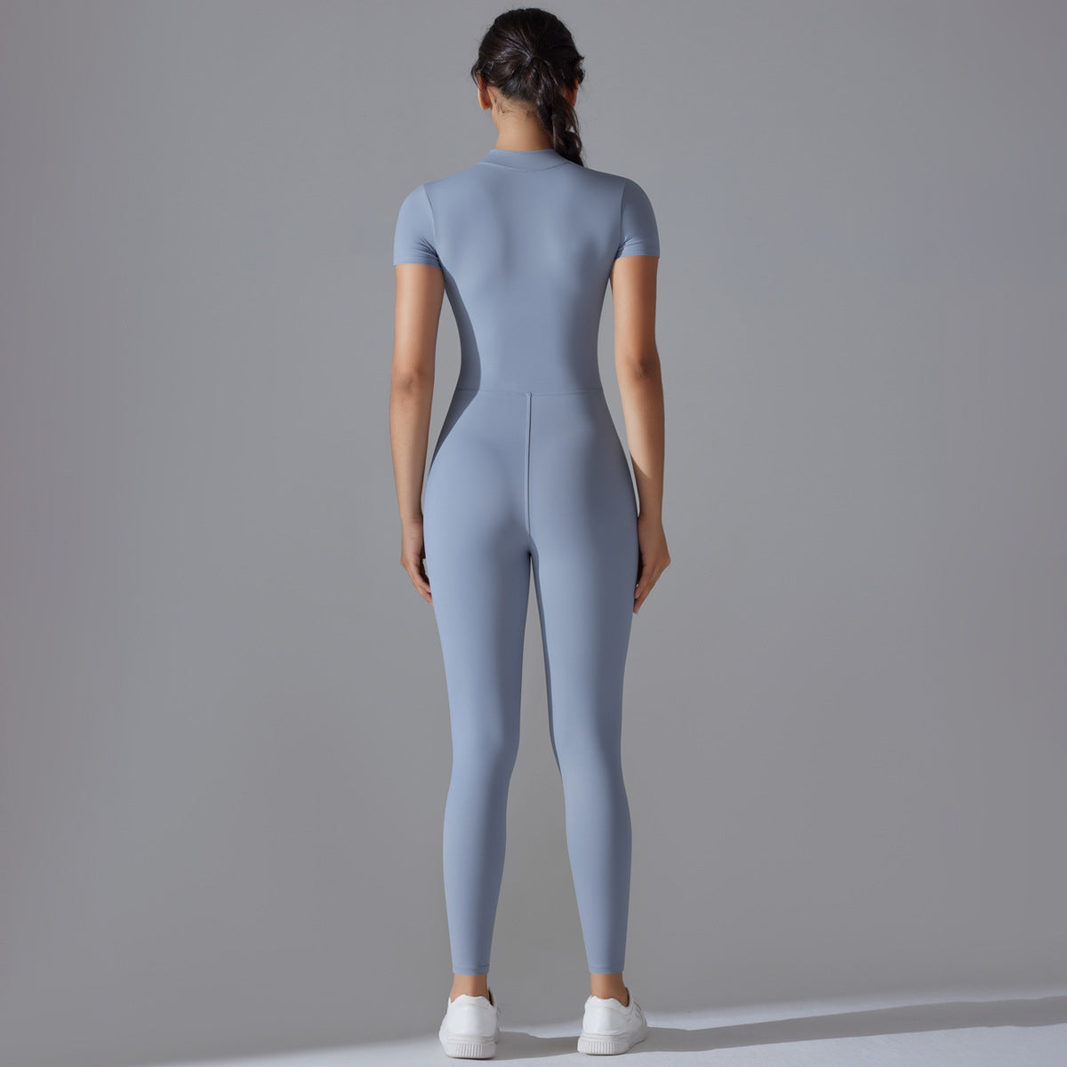 Amalie Skov | Zip-Bodysuit i brun med korte ærmer
