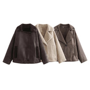 Stine Bang | Faux-shearling frakke med kontrastkrave