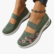 Rikke Nielsen | Slip-on Sneakers med Broderi og Svangstøtte