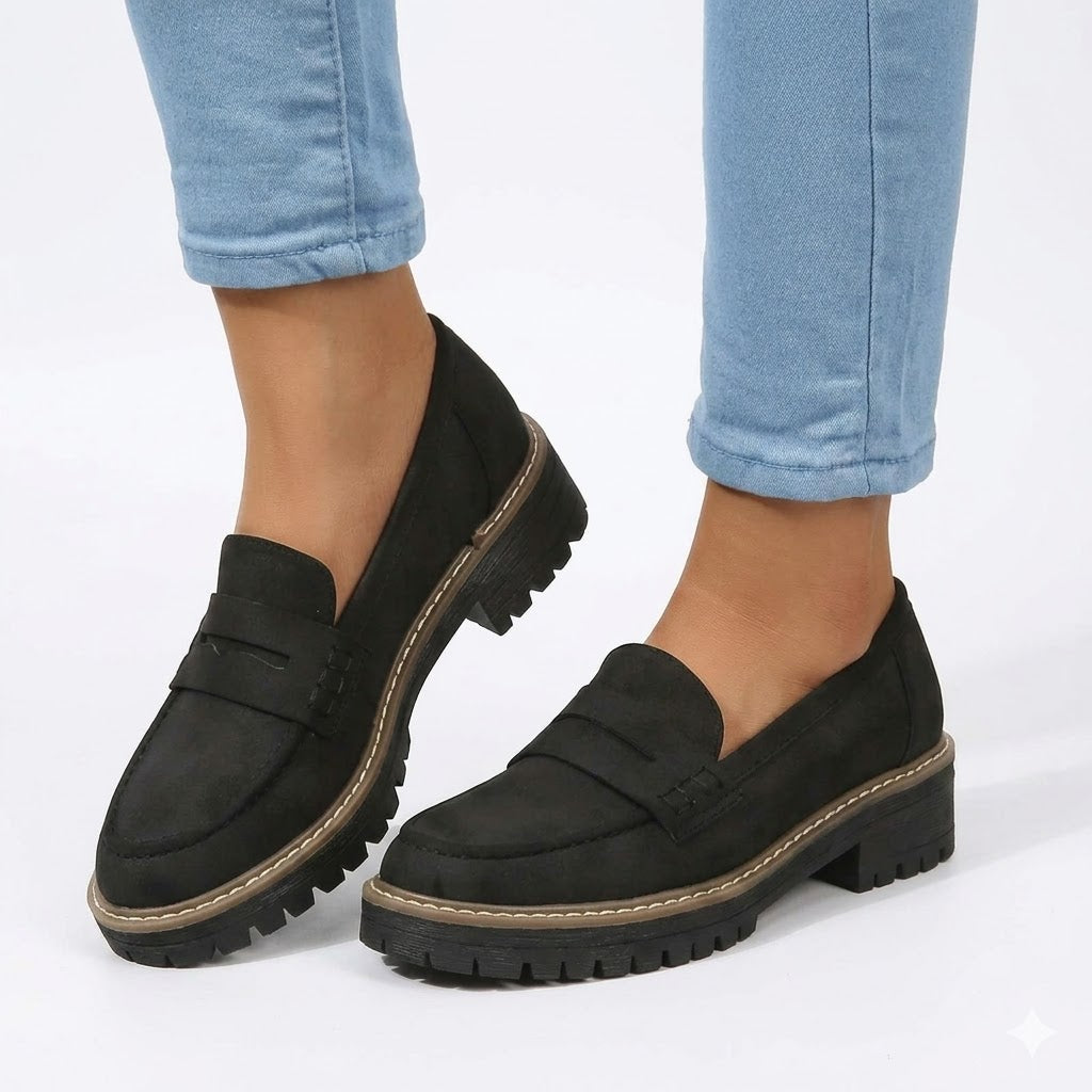 Rosalie Thornsby | Slip-On Loafers med Kraftig Sål i Sort