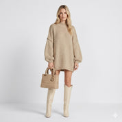 Harriet Sinclair | Oversize Efterårspullover i Beige – Blød & Varm Komfort
