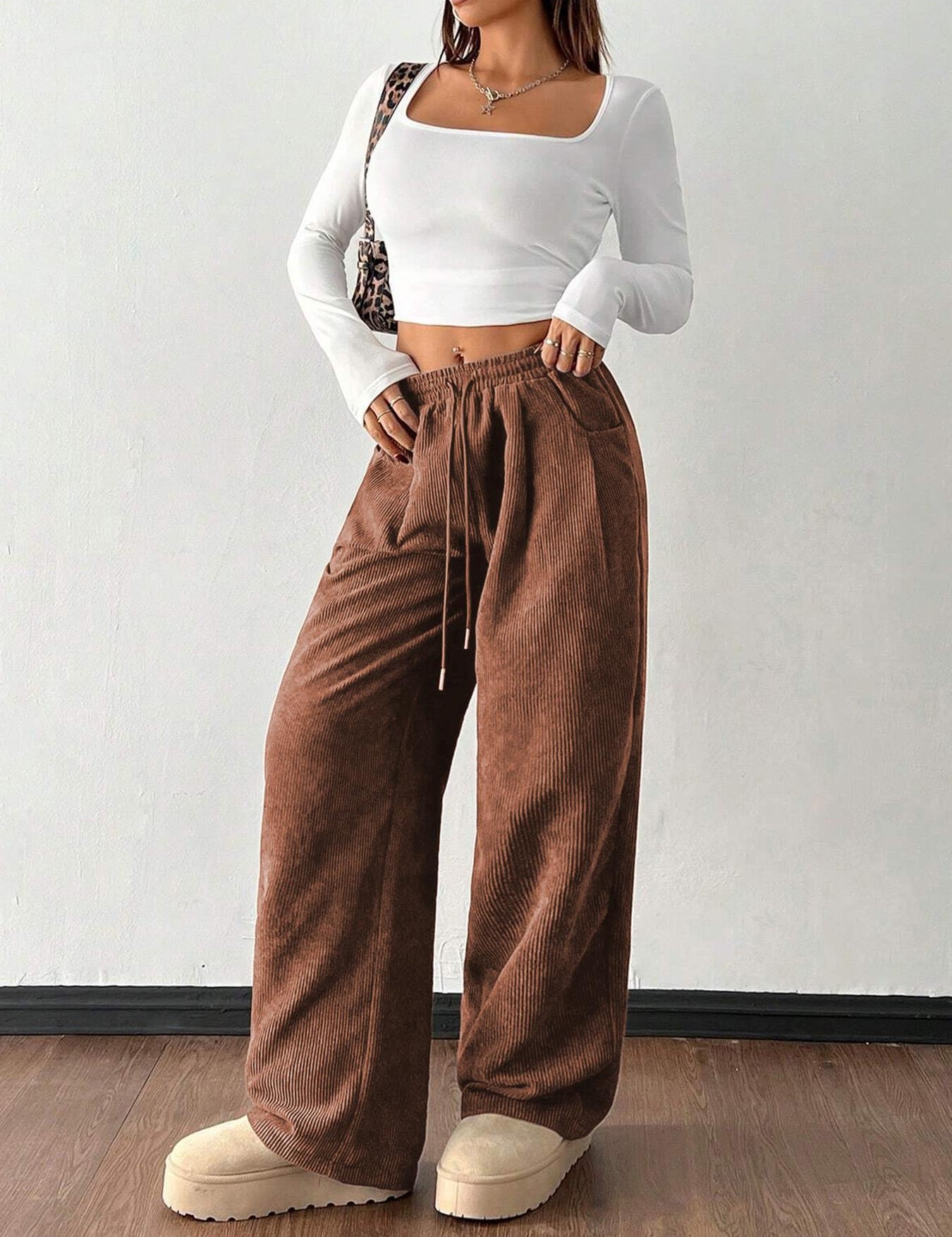 Clara Jensen | Corduroybukser i wide-leg fit til kvinder