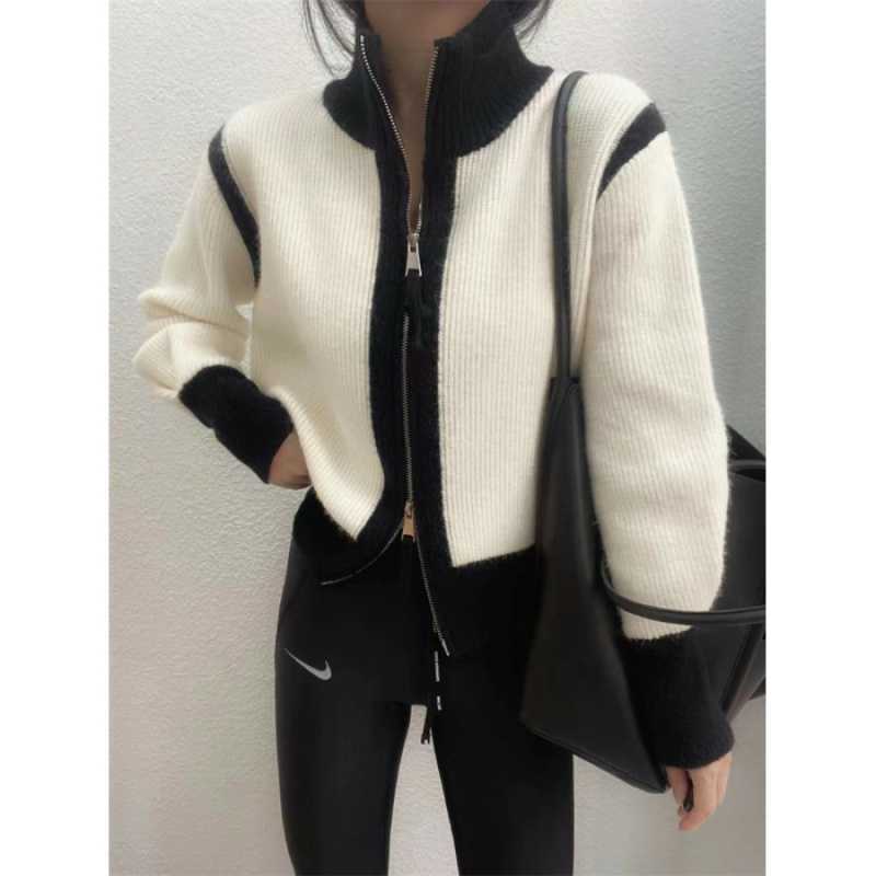 Trine Hoffmann | Green knitted cardigan with zipper