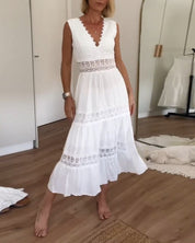 Angelica Rossini | Midi-sommerkjole i hvidt med blonder og V-hals