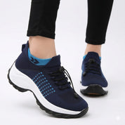 Davina Larsson | Sport Sneaker i Navy med Blå Detaljer