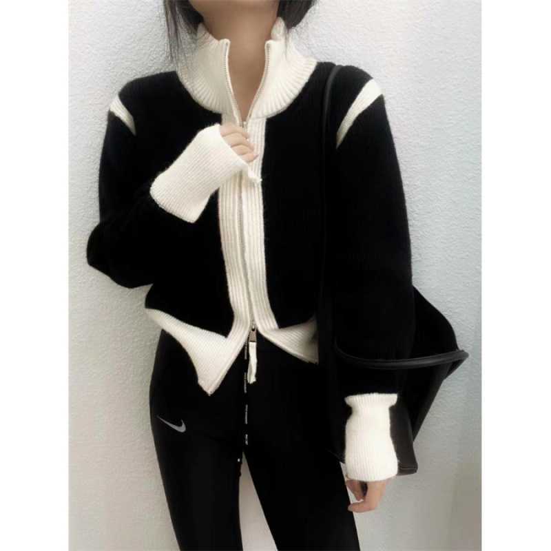 Trine Hoffmann | Green knitted cardigan with zipper