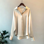 Trine Olsen | Satinbluse i Guld med Elegant Finish