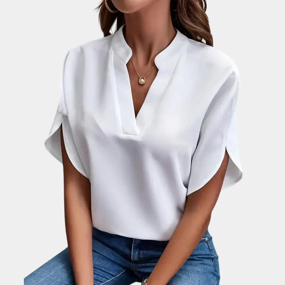 Amélie Dubois | Elegant V-hals bluse med moderne detaljer