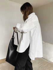 Harriet Ashton | Oversize Skjorte med Klassisk Krave – Minimalistisk Stil