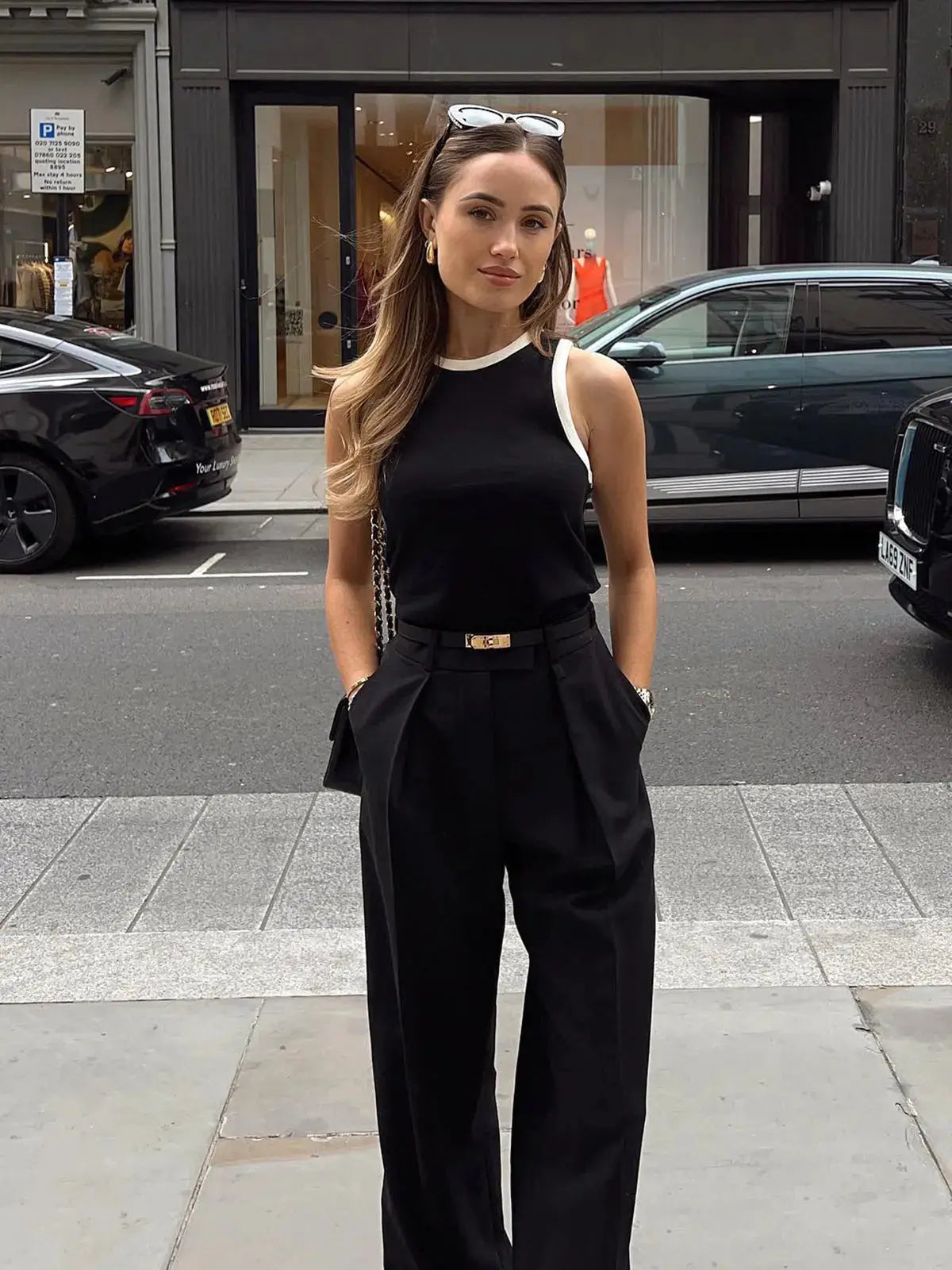 Valentina Moretti | Elegant todelt sæt med off-shoulder top og maxi nederdel