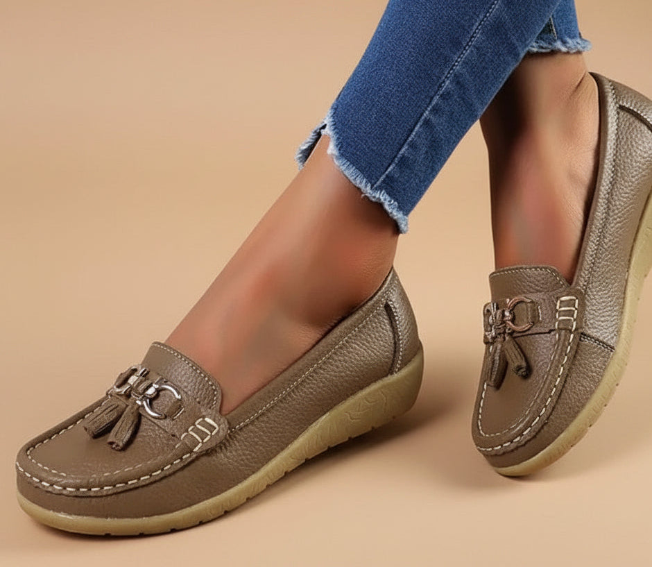 Chloé Dubois | Elegante slip-on loafers med frynsedetalje