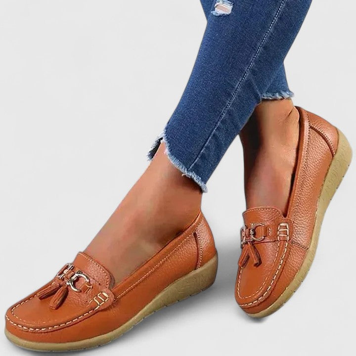 Chloé Dubois | Elegante slip-on loafers med frynsedetalje