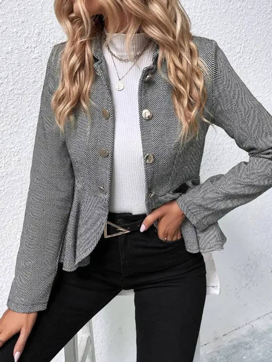 Caterina Villelmo | Kort Blazer med Chevron-mønster og Peplum-snit