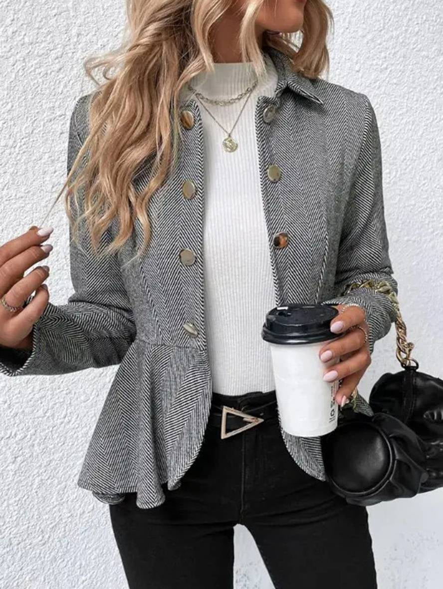 Caterina Villelmo | Kort Blazer med Chevron-mønster og Peplum-snit