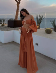 Livia Santorini | To-delt sommer sæt med off-shoulder top og maxi nederdel