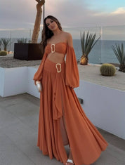 Livia Santorini | To-delt sommer sæt med off-shoulder top og maxi nederdel
