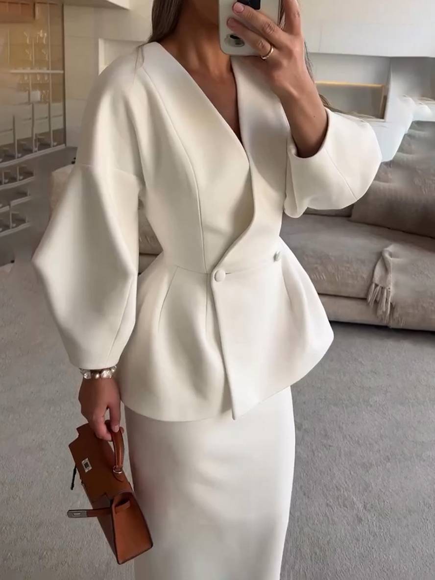 Marisa Vincenti | Elegant to-delt sæt med figursyet blazer og maxi-nederdel