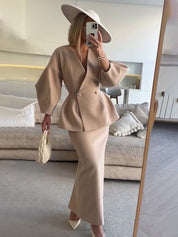 Marisa Vincenti | Elegant to-delt sæt med figursyet blazer og maxi-nederdel
