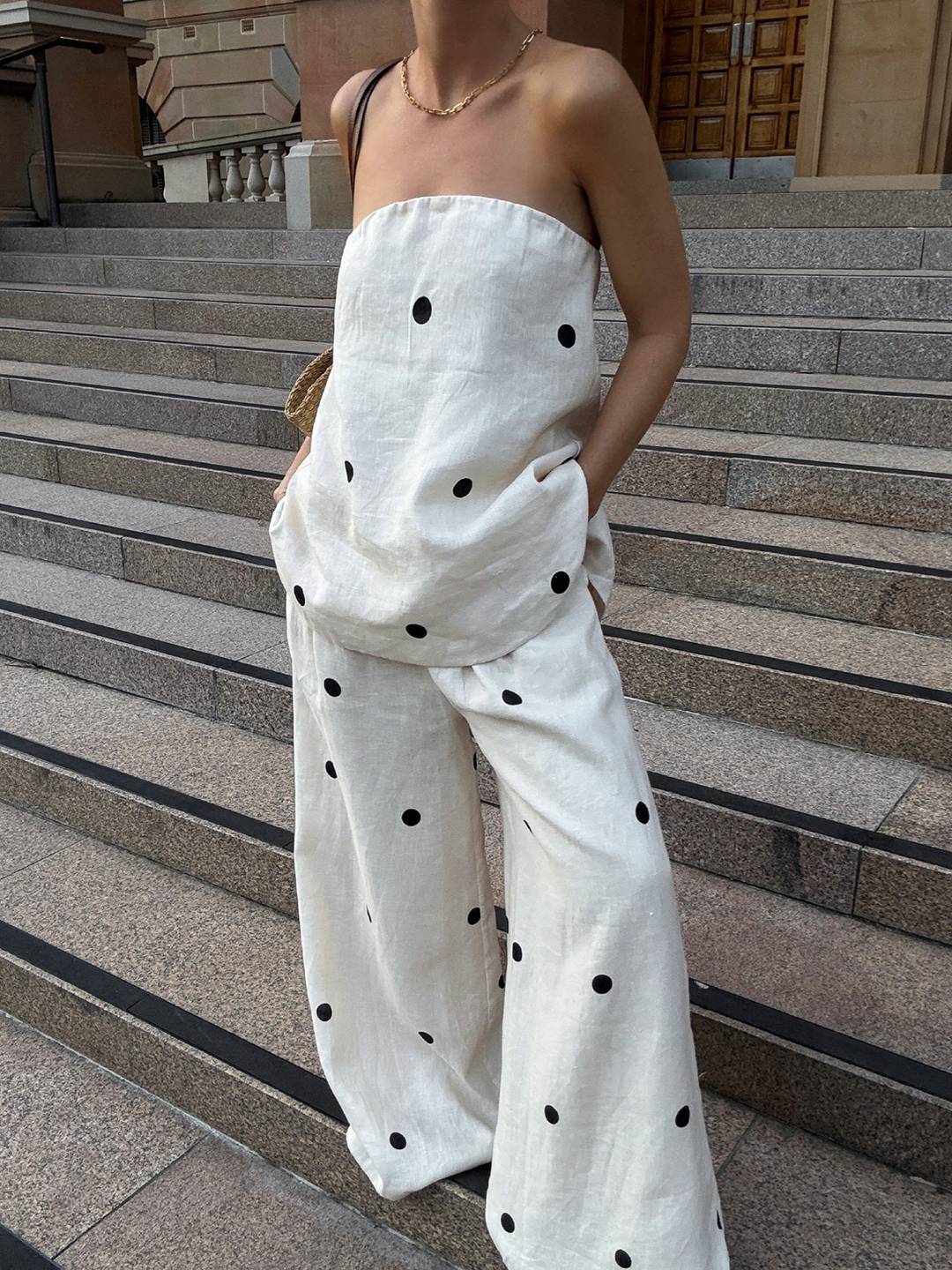 Giulia Santoro | Polka Dot Outfit Set med Strapless Top og Vide Bukser