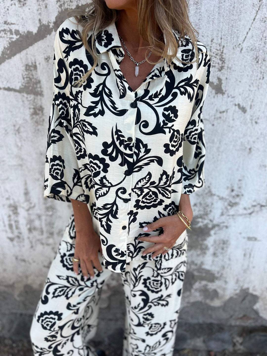 Leonora Benedetti | Botanisk linen-sæt med blouse og vide bukser