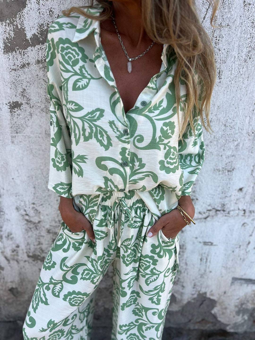 Leonora Benedetti | Botanisk linen-sæt med blouse og vide bukser