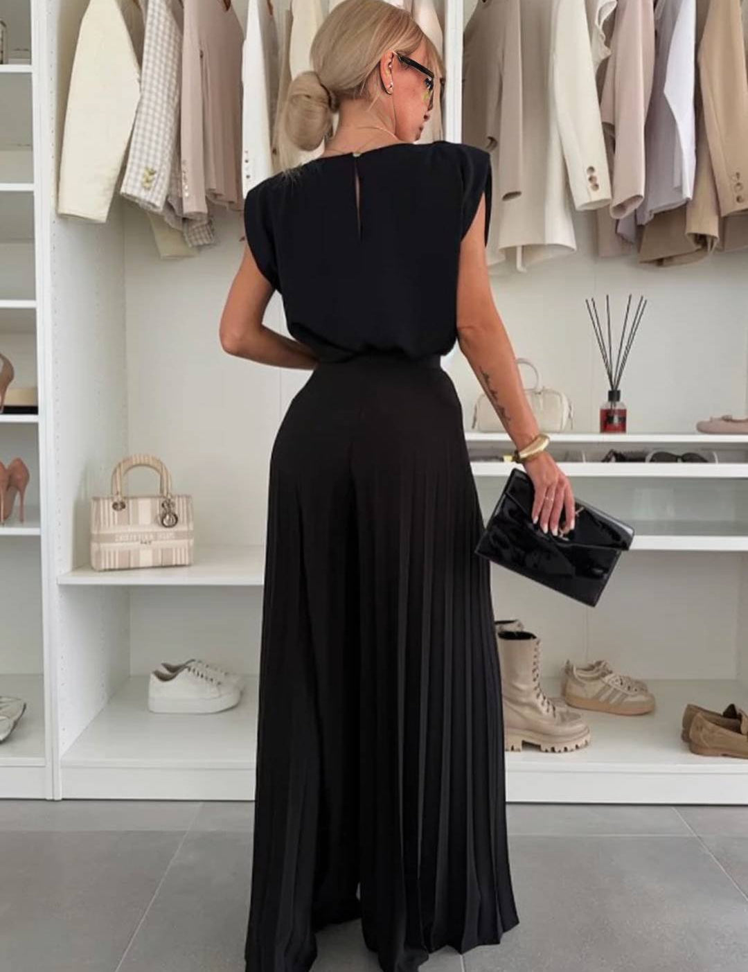 COwosuit01250033-2.jpg