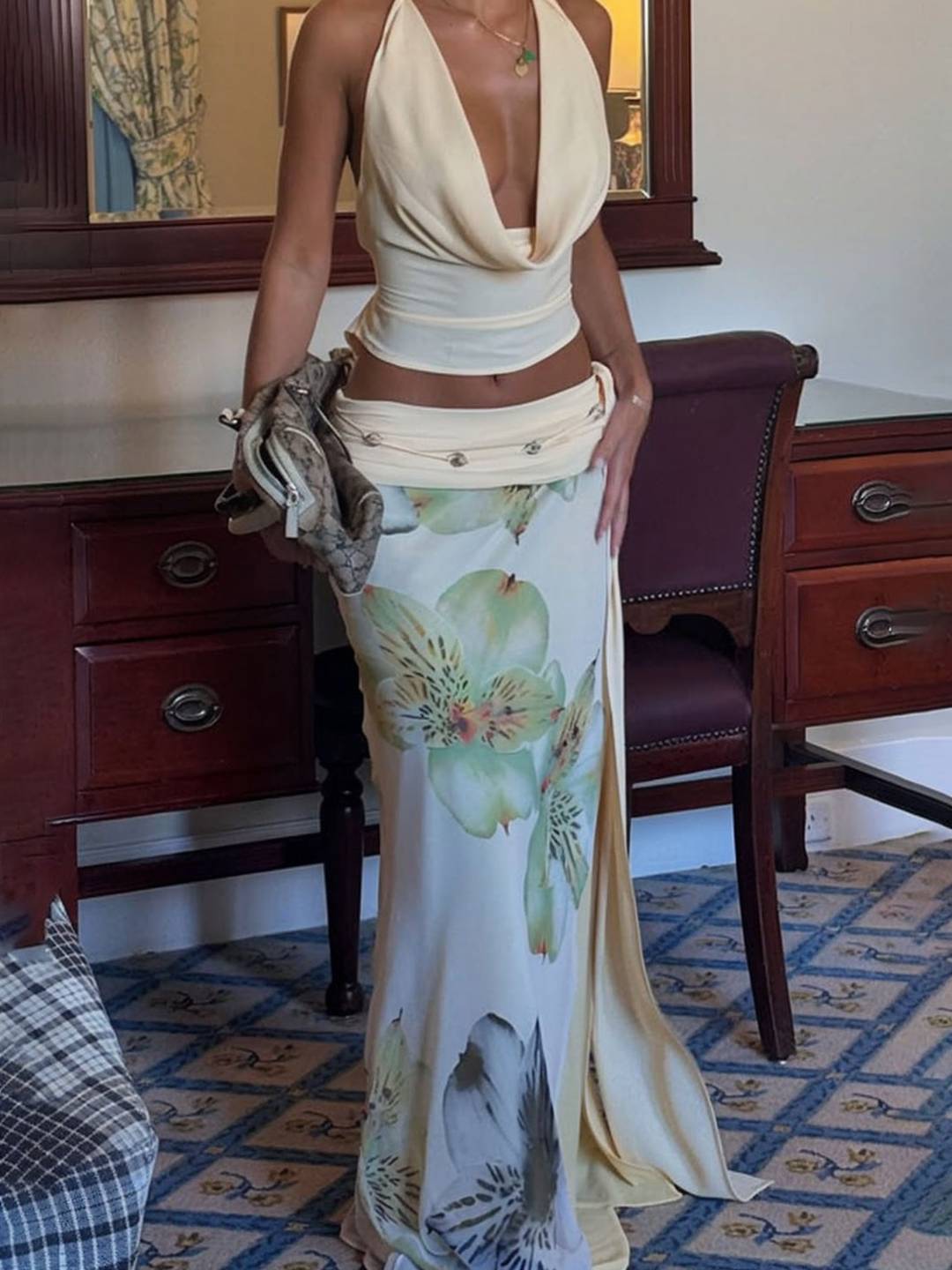 Isabella Fontaine | Elegant sommersæt med draperet top og blomsterprint