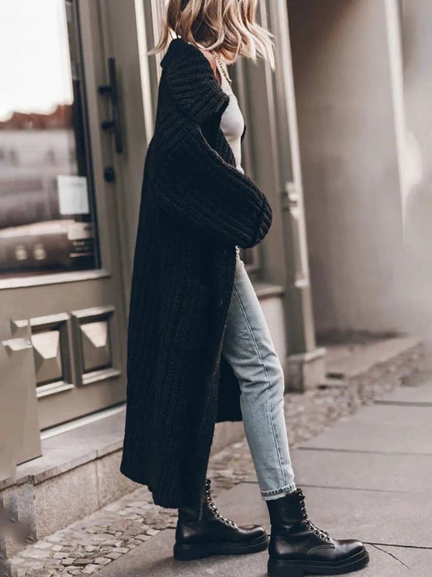 Margherita Ashford | Oversized Cardigan i Beige med Knaplukning og Revers