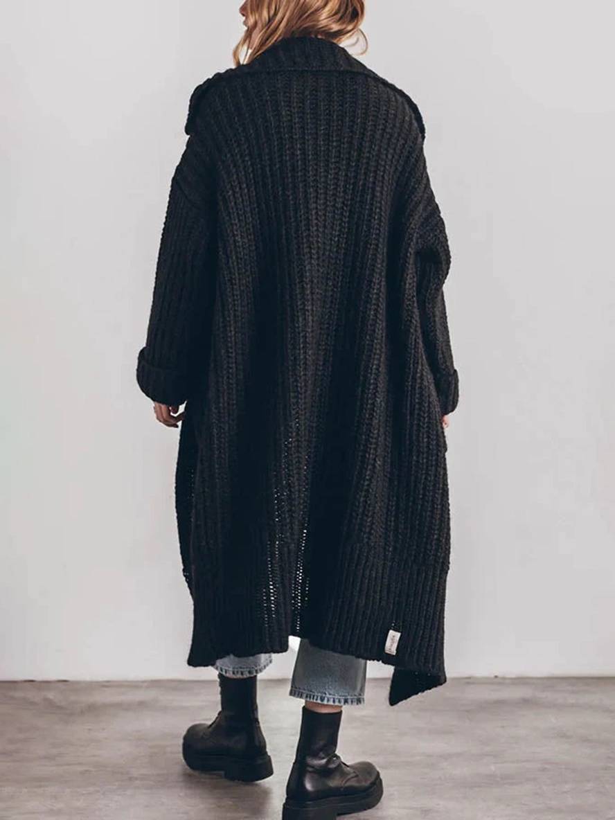 Margherita Ashford | Oversized Cardigan i Beige med Knaplukning og Revers