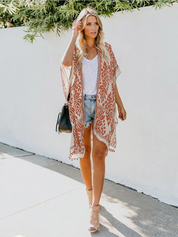 Margherita Ashford | Boho-Kimono i Hvid & Blå med Etnisk Mønster og Frynser