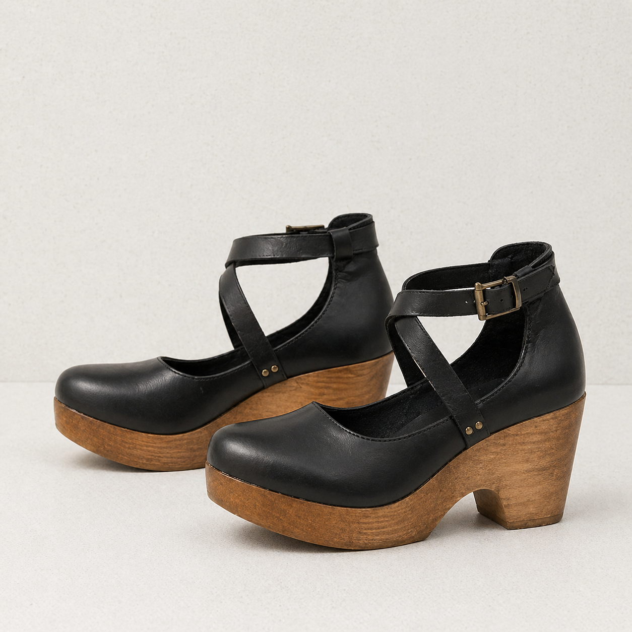 Livia Santorini | Platform hæle med elegant spænderem