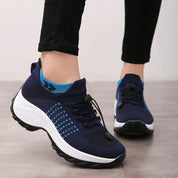 Davina Larsson | Sport Sneaker i Navy med Blå Detaljer