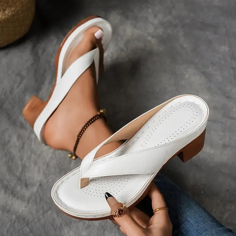 Elena Rossi | Slip-on sandalhæle med minimalistisk elegance