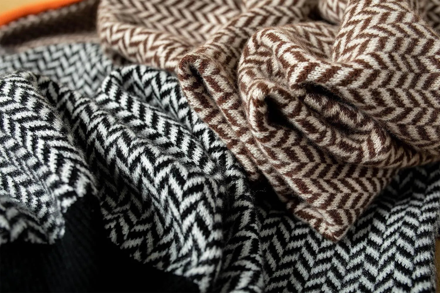 Cordelia Ashburn | Stribet Sweater i Varm Hverdag-Stil