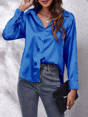 Chloé Moreau | Satin skjorte med elegant frontknude