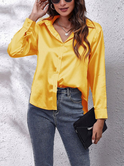Chloé Moreau | Satin skjorte med elegant frontknude