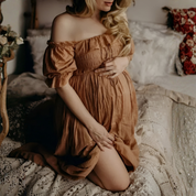 Isabella Moreau | Maxi graviditetskjole med off-shoulder elegance