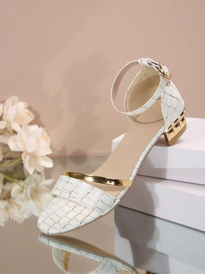 Isabelle Laurent | Erotiske sandaler til kvinder med transparente remme og metallic detaljer
