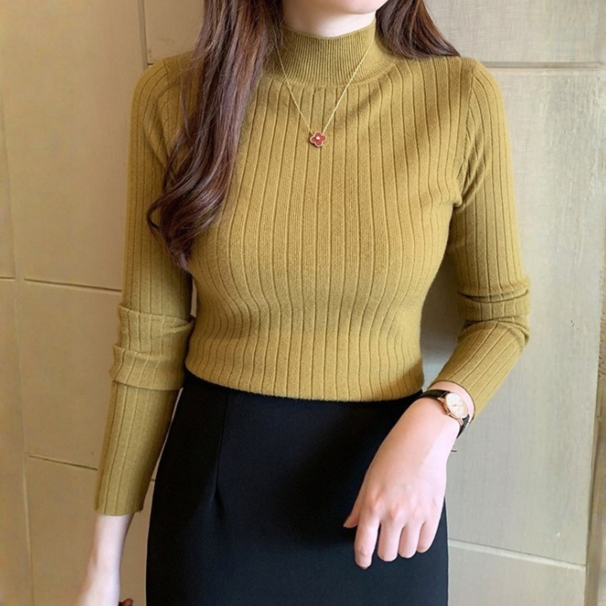 Ida Poulsen | Ribstrikket Bluse med Halv Rullekrave