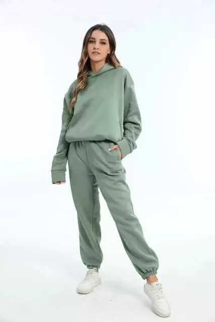 Lotte Vestergaard | Hoodie og joggingbuksesæt i grøn
