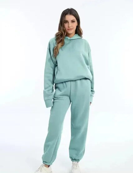 Lotte Vestergaard | Hoodie og joggingbuksesæt i grøn