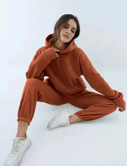 Lotte Vestergaard | Hoodie og joggingbuksesæt i grøn