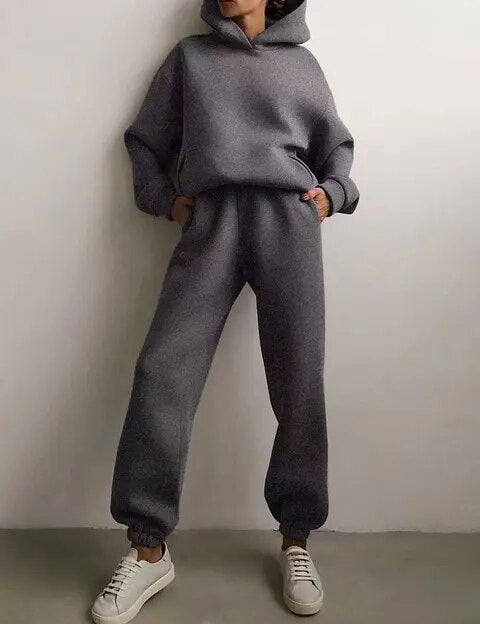 Lotte Vestergaard | Hoodie og joggingbuksesæt i grøn