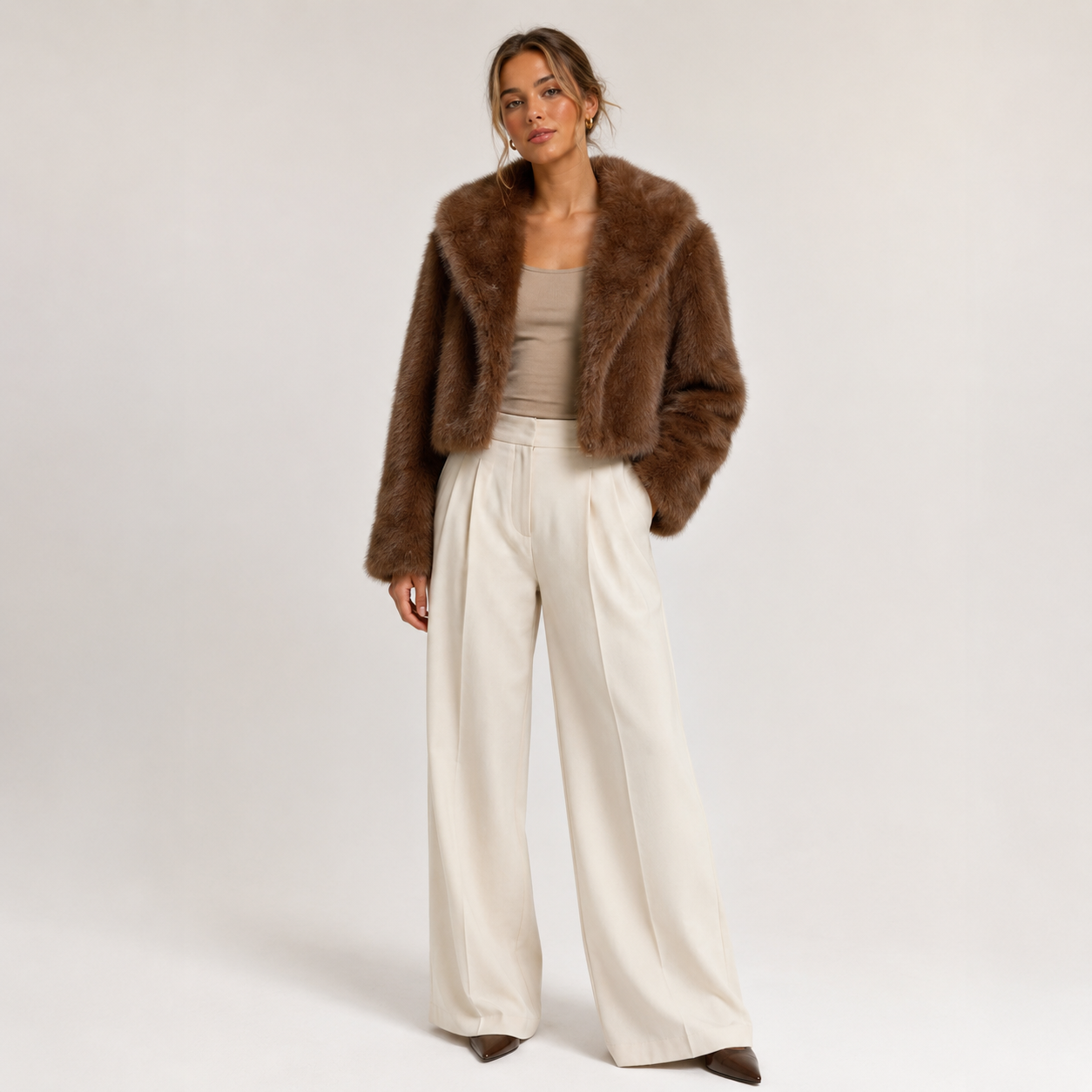 Josefine Madsen | Krátká kožichová bunda v retro stylu s velkým klopovým límcem