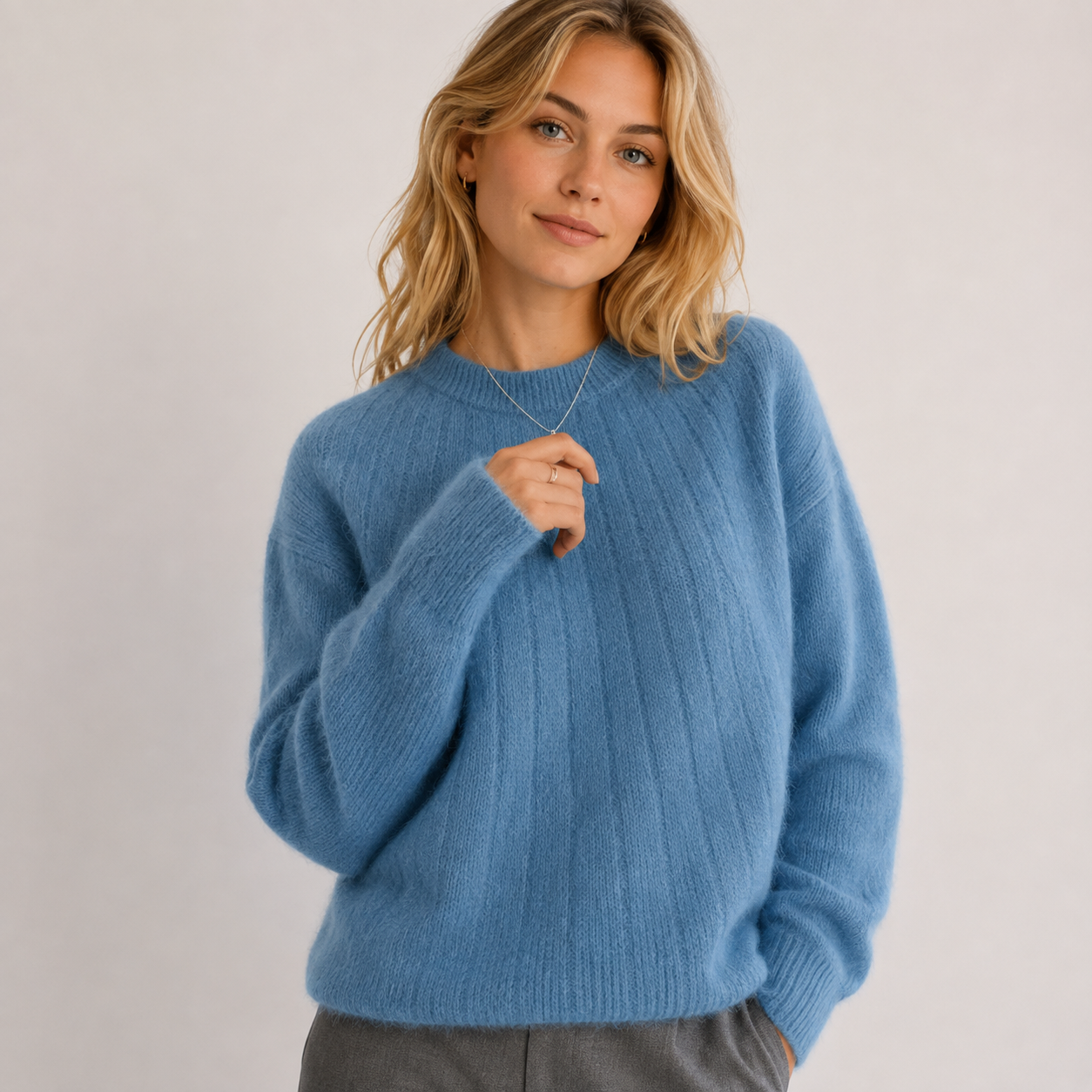 Karen Jensen | Blå striktrøje i luksuriøs cashmere til kvinder