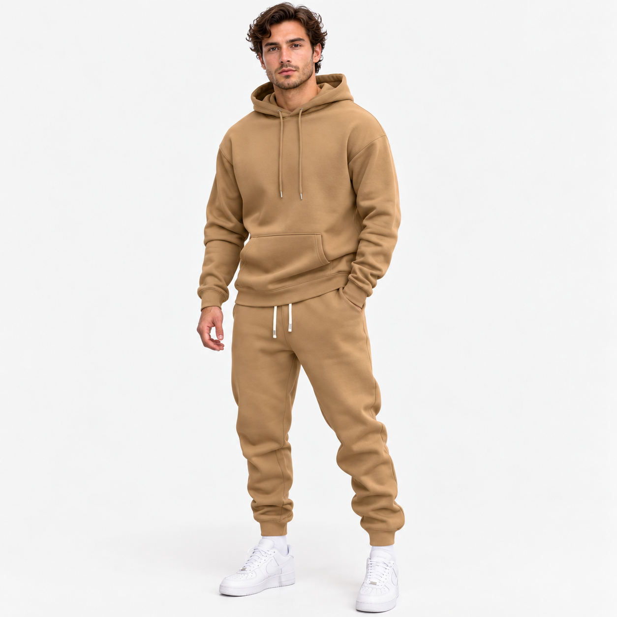MaltheBruhnTodeltHerresweatersaetiBlodtFleece-model.png